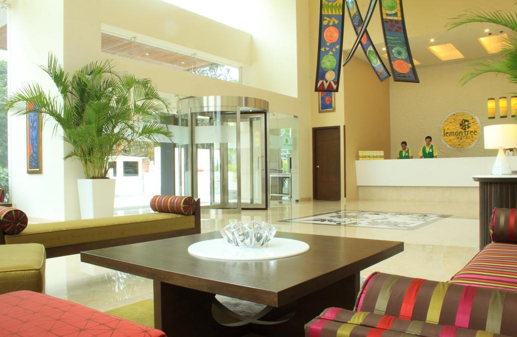 Lemon Tree Premier, Ulsoor Lake, Bengaluru Exterior foto