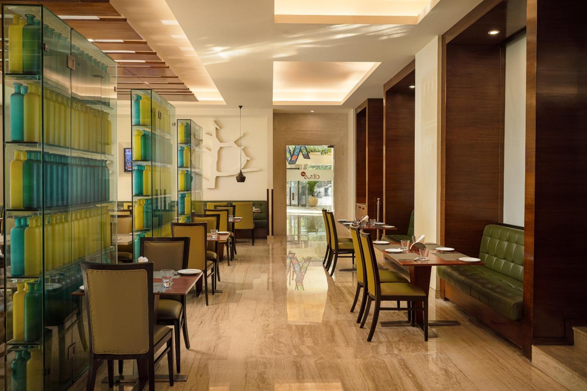 Lemon Tree Premier, Ulsoor Lake, Bengaluru Exterior foto